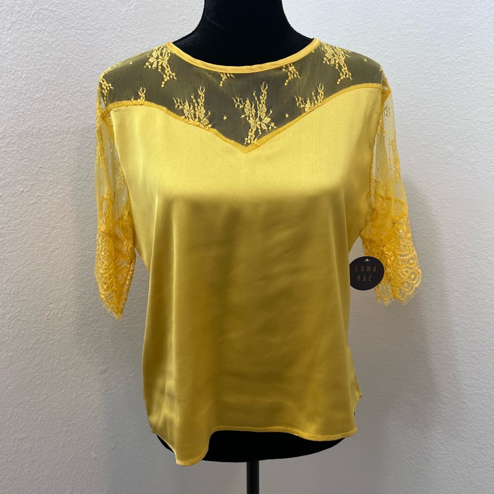 Luna Rae Women’s  Yellow Gold Blouse With Lace Size Medium